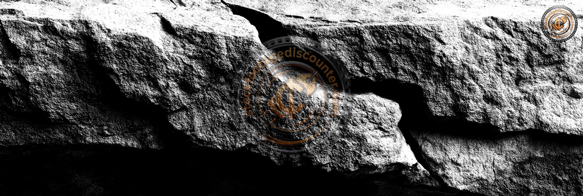 Brown Rock Texture With Cracks. Rough Mount 2dbe0782 2fdb 4b8e 838a 1d8c9464f617 3 Gigapixel Standard 6x Bw